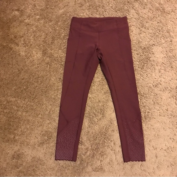 Lululemon Tight Stuff Luxtreme Reflective Scalloped Hem Tights Wine Berry - Picture 1 of 10